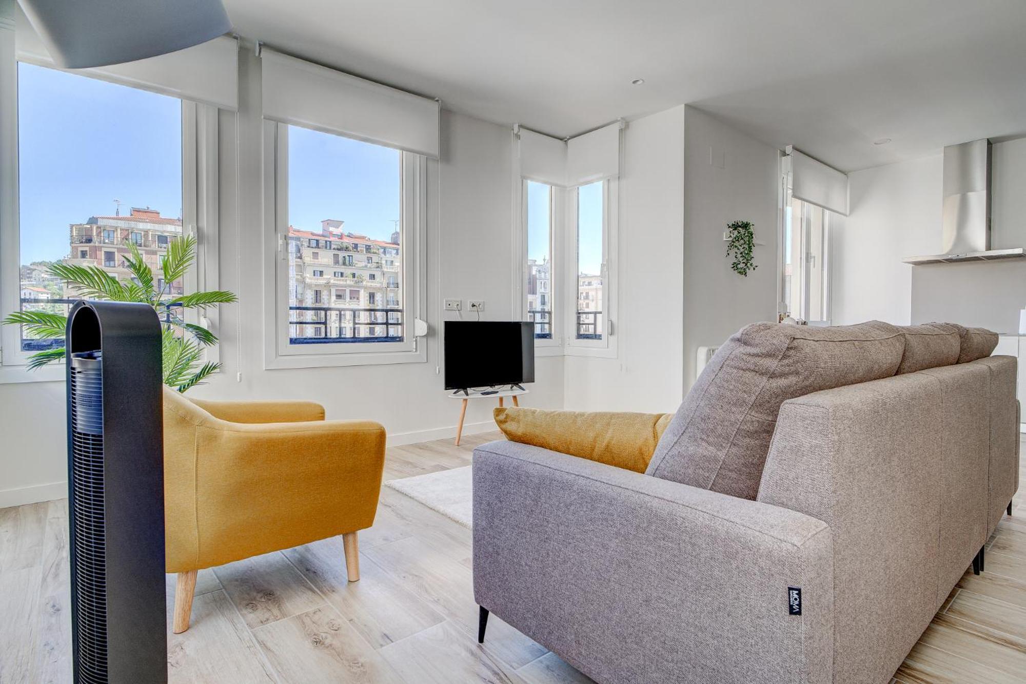 Apartamentos Gran Via By Sanse Holidays Сан Себастиан Екстериор снимка