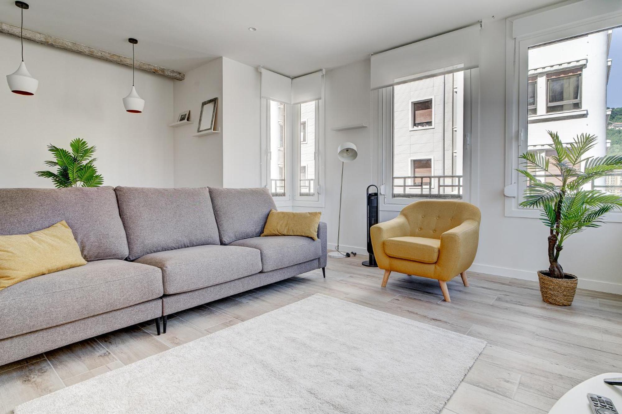 Apartamentos Gran Via By Sanse Holidays Сан Себастиан Екстериор снимка