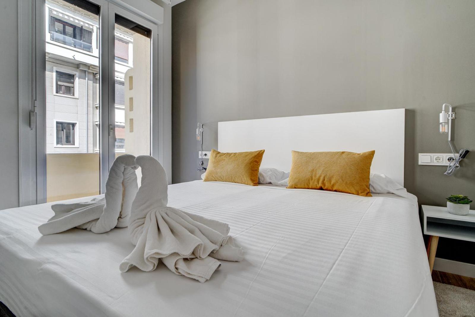 Apartamentos Gran Via By Sanse Holidays Сан Себастиан Екстериор снимка