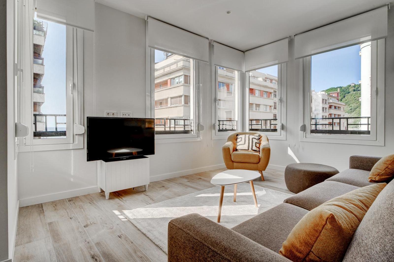 Apartamentos Gran Via By Sanse Holidays Сан Себастиан Екстериор снимка
