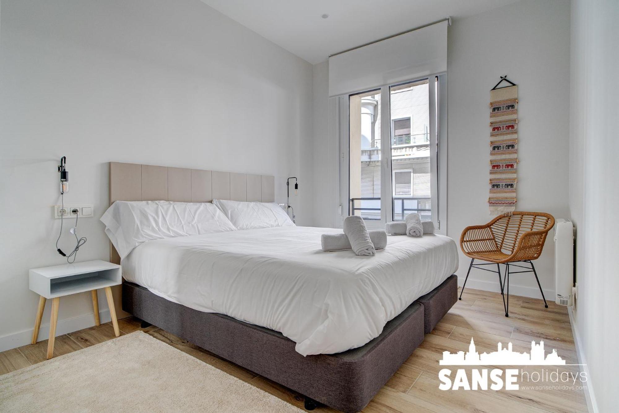 Apartamentos Gran Via By Sanse Holidays Сан Себастиан Екстериор снимка