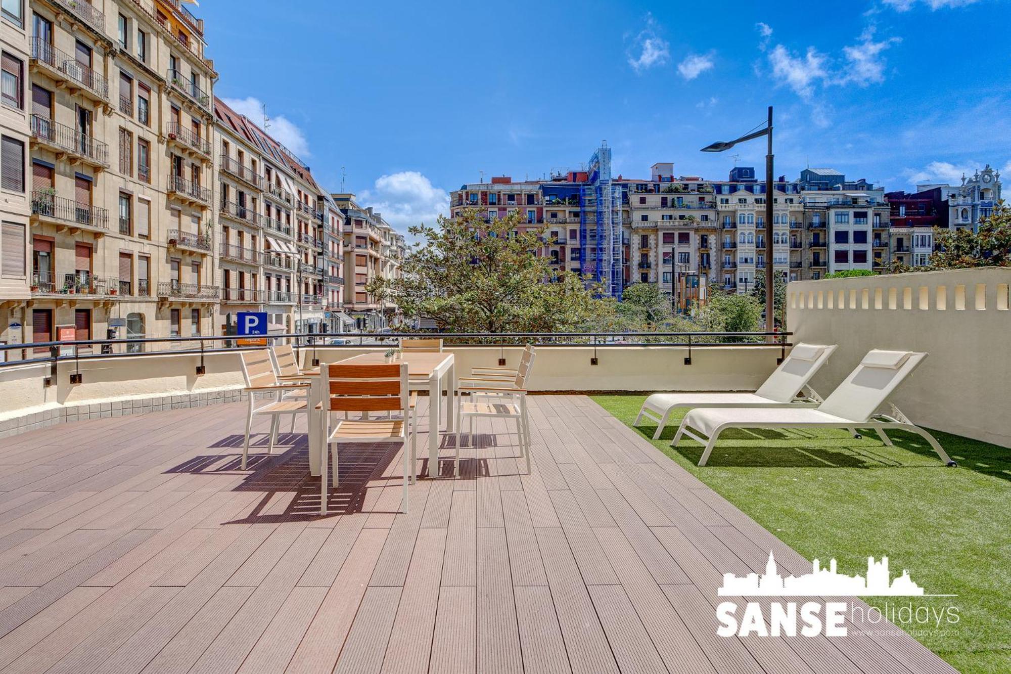 Apartamentos Gran Via By Sanse Holidays Сан Себастиан Екстериор снимка