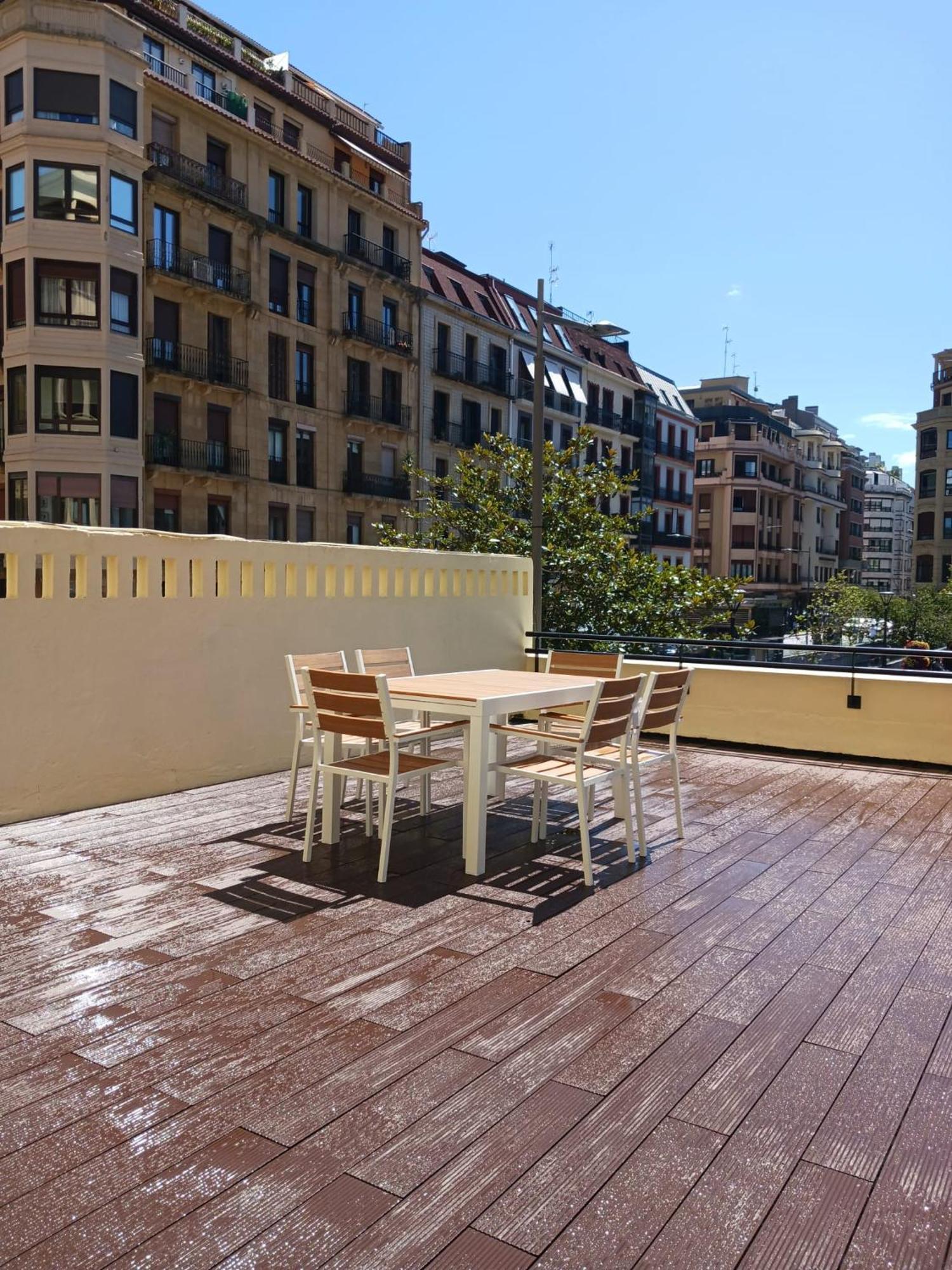 Apartamentos Gran Via By Sanse Holidays Сан Себастиан Екстериор снимка